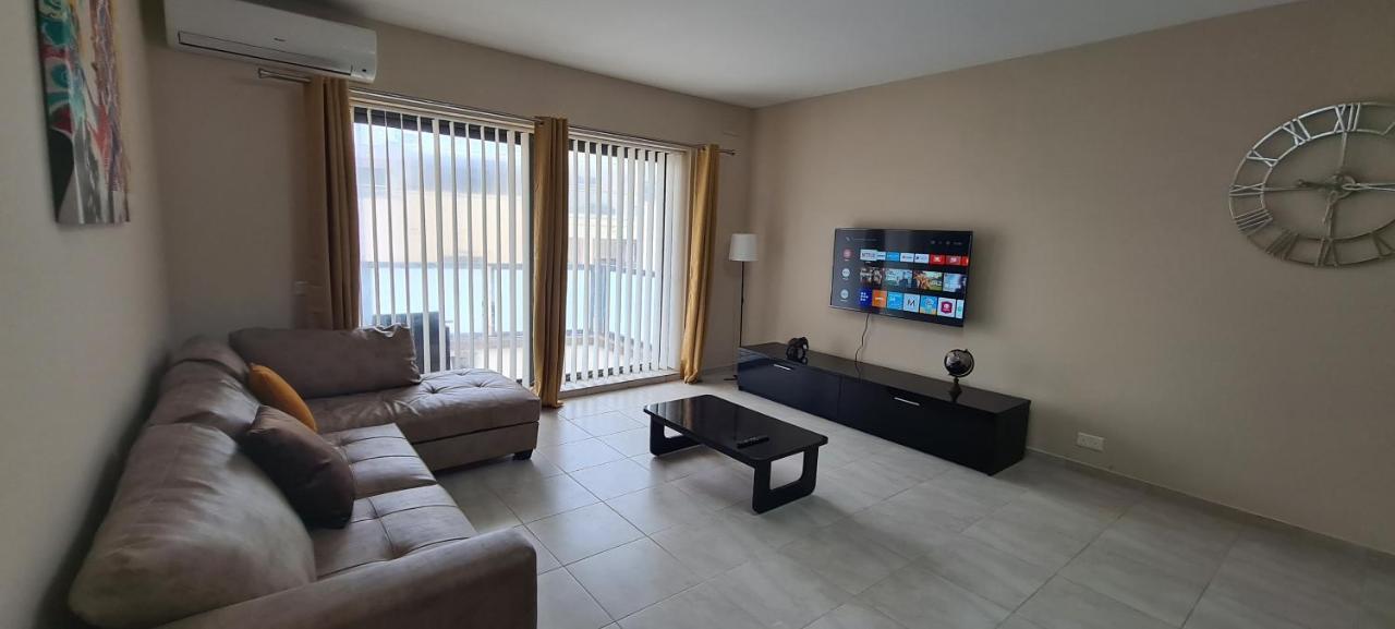 Large Apartment In Marsascala. Sleeps 6 Marsaskala Exteriér fotografie