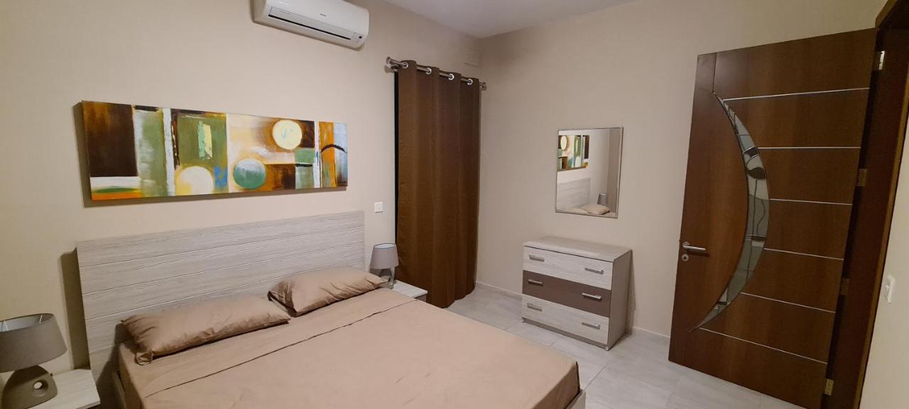 Large Apartment In Marsascala. Sleeps 6 Marsaskala Exteriér fotografie