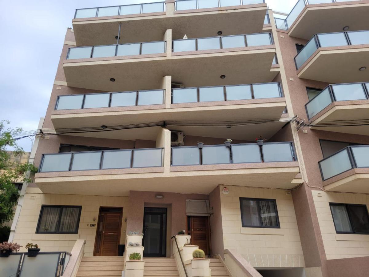 Large Apartment In Marsascala. Sleeps 6 Marsaskala Exteriér fotografie