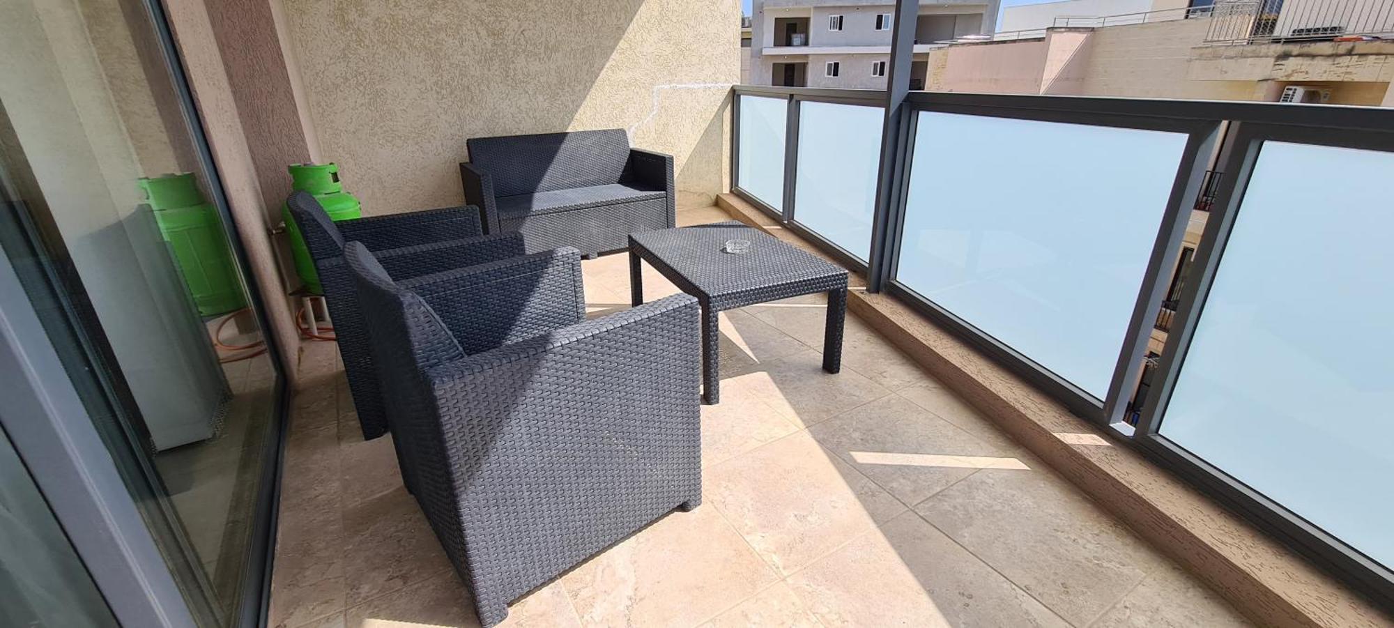 Large Apartment In Marsascala. Sleeps 6 Marsaskala Exteriér fotografie